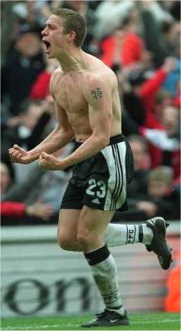 Fulham's English International midfielder
Sean Davis