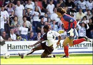Fulham striker Louis Saha