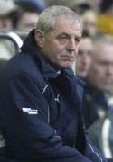 Fulham opponenent's sack manager Smith