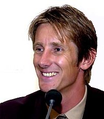 Fulham keeper Edwin van der Sar